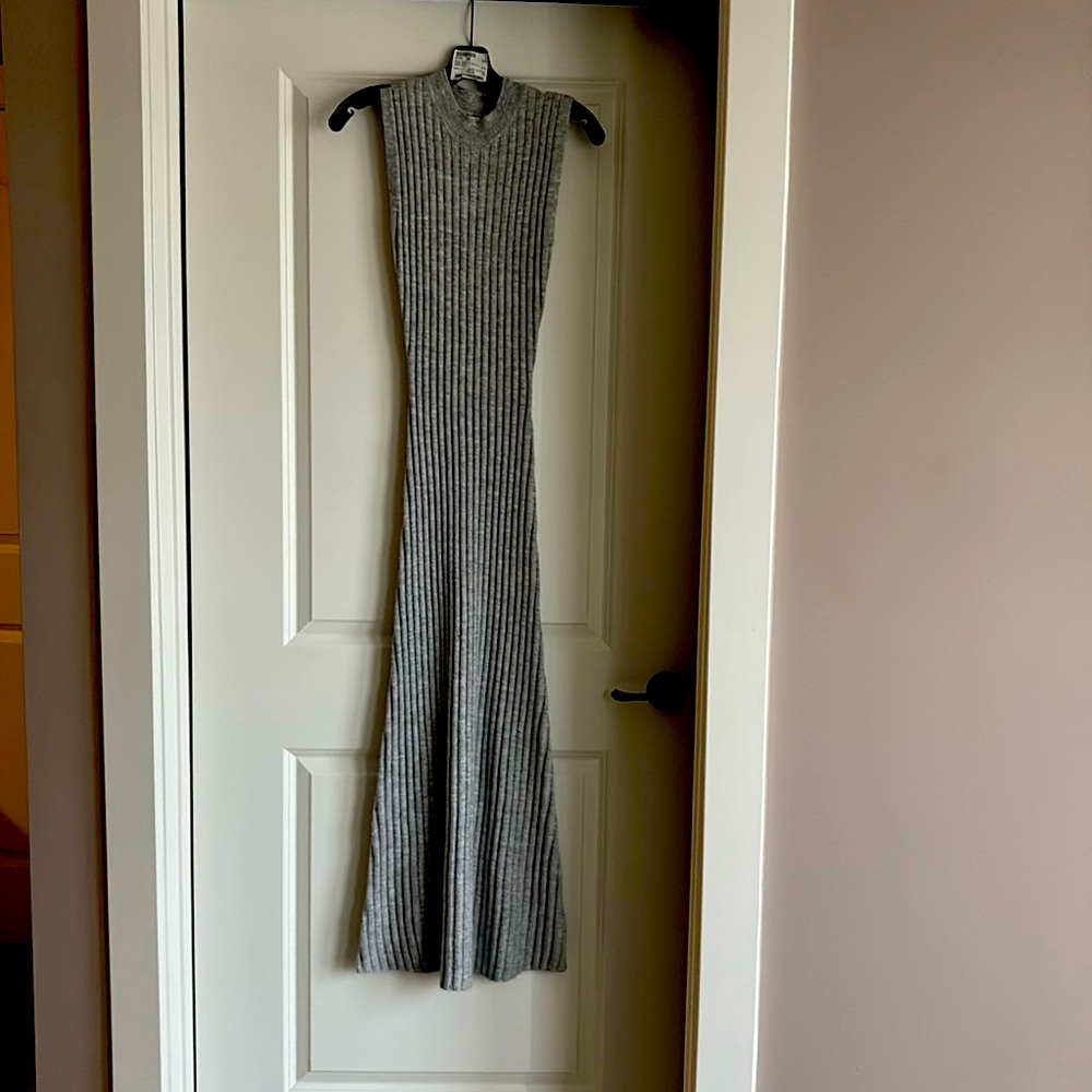Light gray size 0-2 long dress made by Top Shop